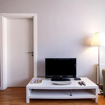 Apartment Sleek And Flat With Shared Pool In Sisli Istanbul